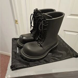BALENCIAGA Steroid Boots (new with minor defect)
